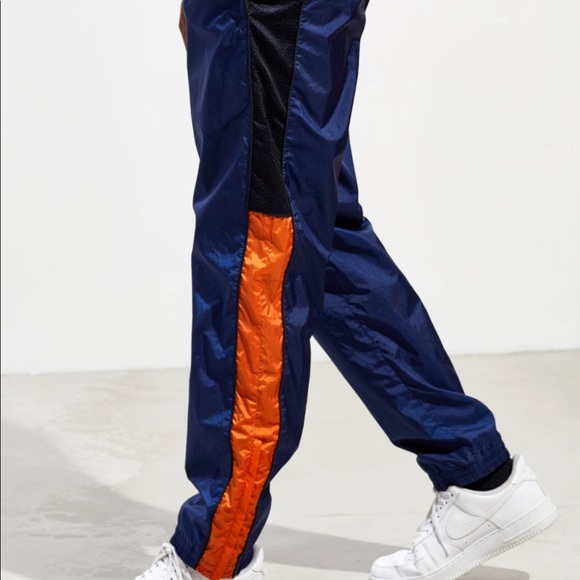 Brand New Lacoste UO Exclusive Nylon Track Pant - Picture 4 of 8